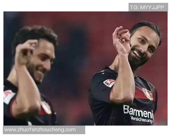 足球明星山羊头造型图片展现独特风格与个性魅力的视觉盛宴