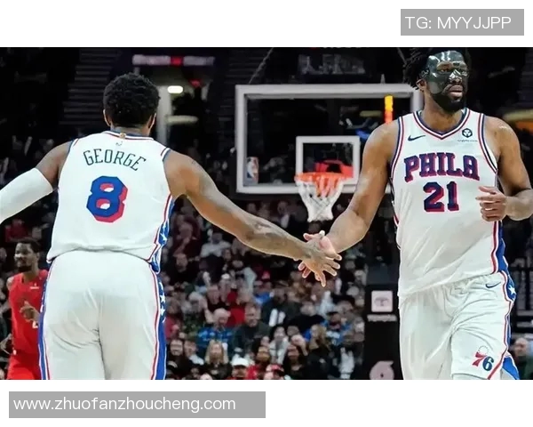 2019年快船与76人激战回顾球场上的精彩瞬间与战术较量分析